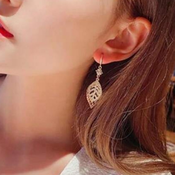 Gold-plated crystal double Leaf Drop earrings with silver post BOGO - Picture 8 of 14